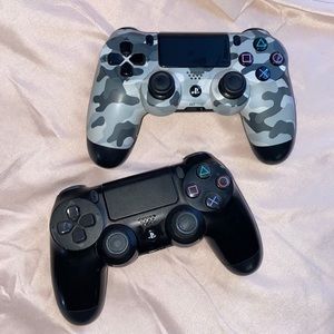 pair of ps4 controllers